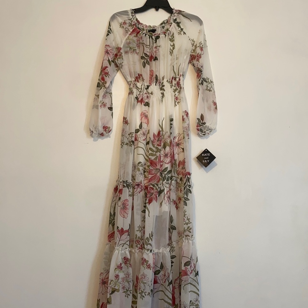 Brand new with tags floral dress. Kate and Lily. Size 4